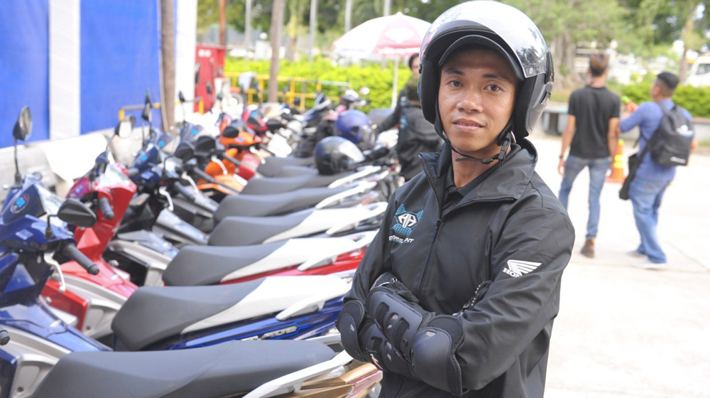 honda%20long%20tour%20%20(3)%20copy.jpg