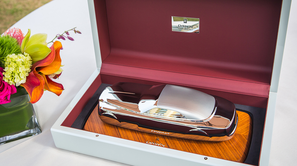Đấu giá Rolls-Royce Dawn đầu tiên thu về 750.000 USD