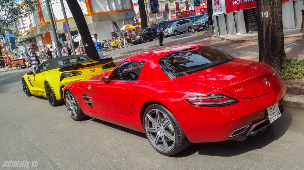 Mercedes_SLS%20(1).jpg