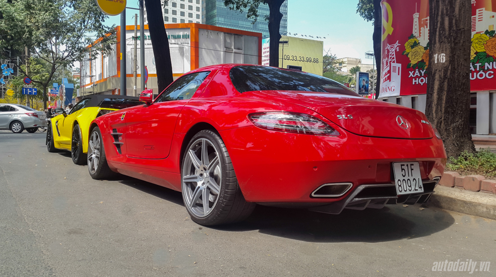 Mercedes_SLS%20(2).jpg