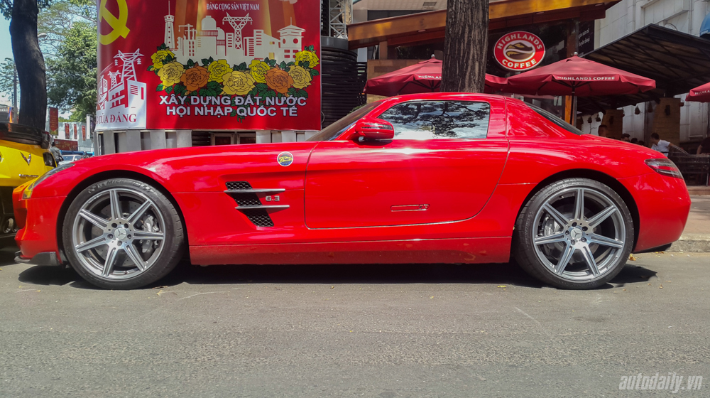 Mercedes_SLS%20(3).jpg
