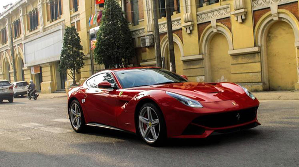 Ferrari%20%20(2).jpg