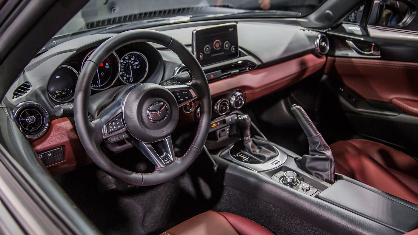 2017-Mazda-MX-5-Miata-RF-on-stage-interior.jpg