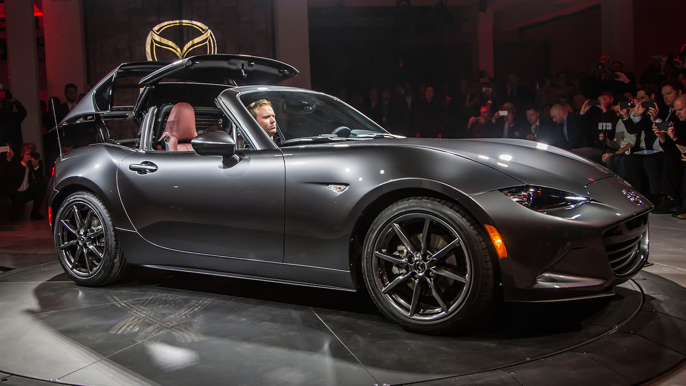 2017-Mazda-MX-5-Miata-RF-on-stage-top-folding.jpg