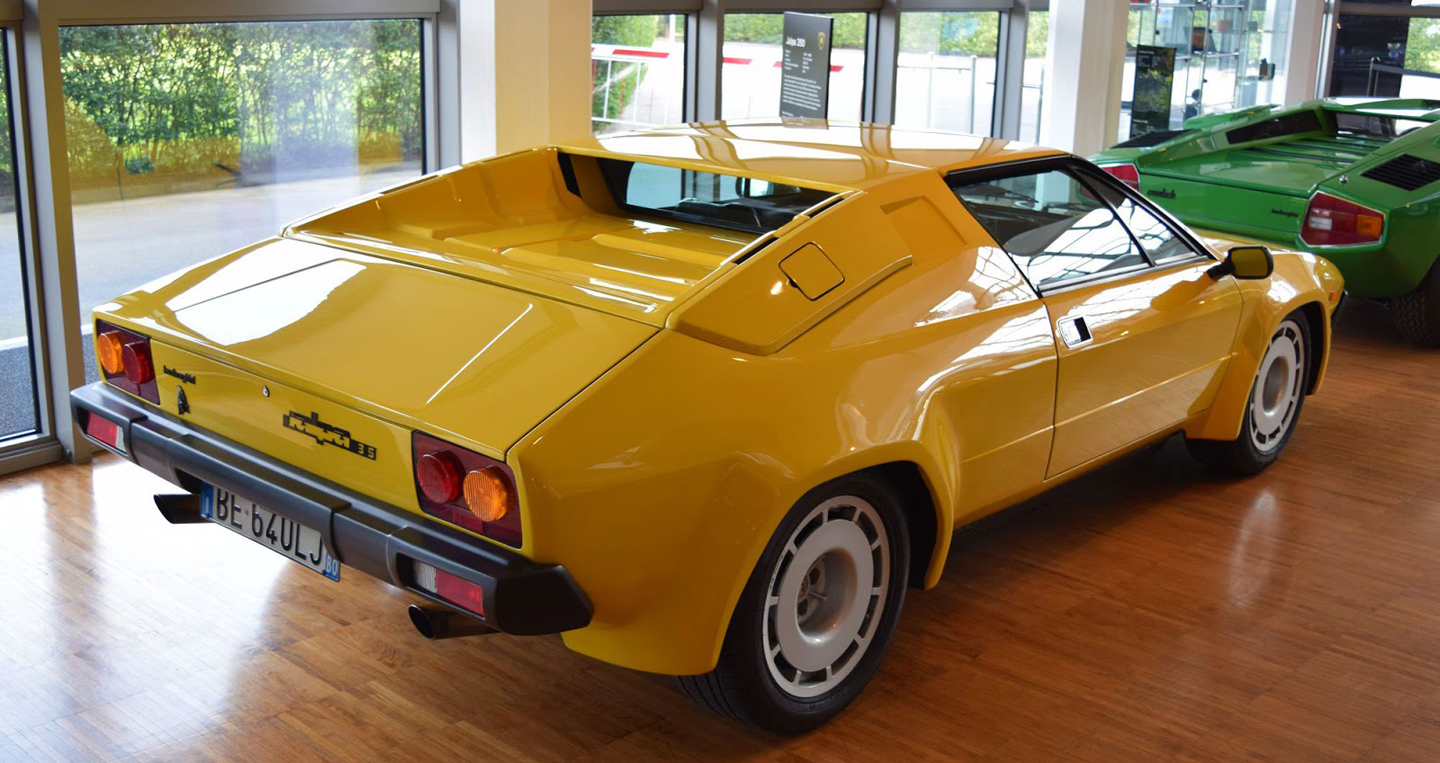 Lamborghini-museum-20%20copy.jpg