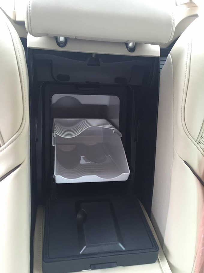 BMW%20750Li%202016%20(4).jpg