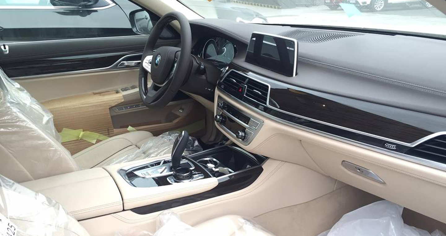 BMW%20750Li%202016%20(9).jpg