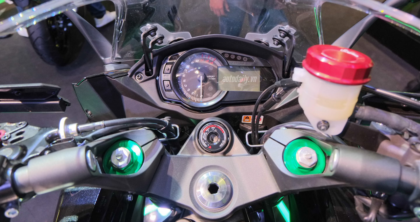 Xem thêm ảnh Kawasaki Ninja 1000 ABS 2016 Kawasaki_Ninja1000_ABS_2016 (9).jpg