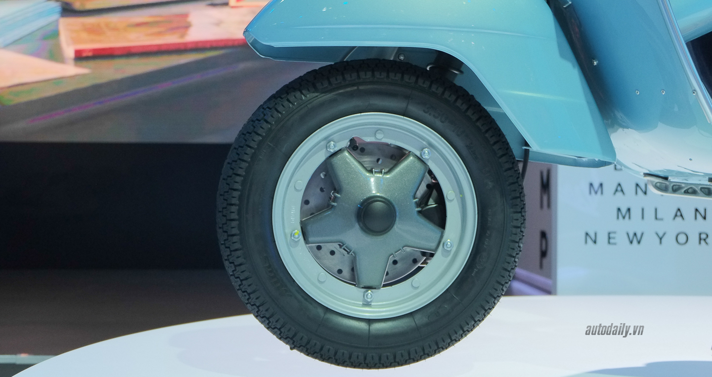 Xem thêm ảnh phiên bản kỷ niệm 70 năm Vespa 125 Vespa_PX_70th (11).jpg