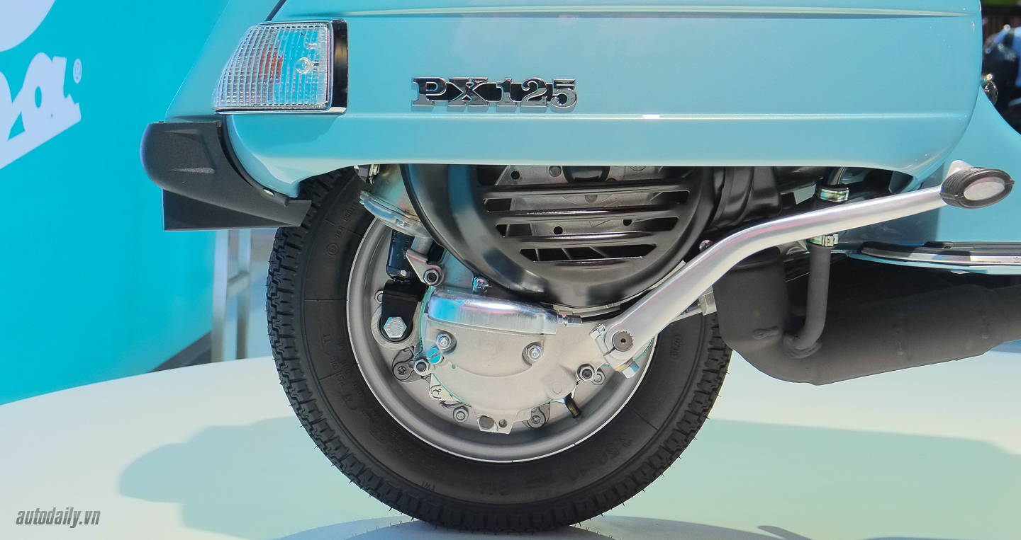 Xem thêm ảnh phiên bản kỷ niệm 70 năm Vespa 125 Vespa_PX_70th (5).jpg