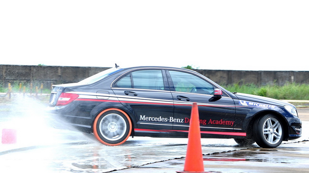 Trải nghiệm 17 mẫu xe Mercedes-Benz tại Đà Nẵng