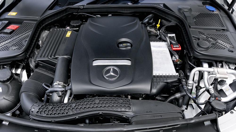 Mercedes C250 AMG Dáng thanh cao lái thể thao