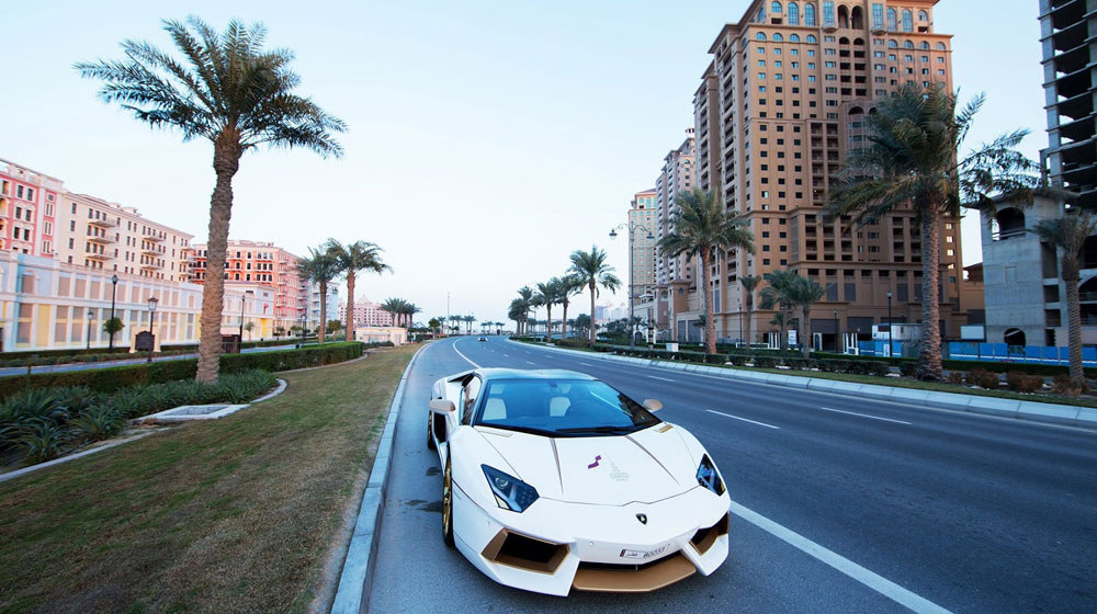 Lamborghini Aventador mạ vàng độc đáo tại Dubai