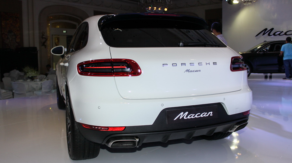 Porsche Macan vừa ra mắt tại Việt Nam