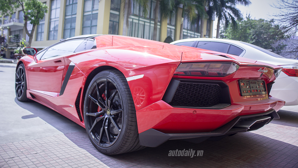 Lamborghini Aventador Roadster dạo phố Hải Phòng